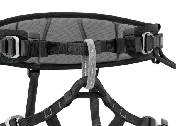 Điểm gắn ở bụng với cầu dệt hỗ trợ kỹ thuật leo núi thuận lợi và giúp bạn di chuyển thoải mái